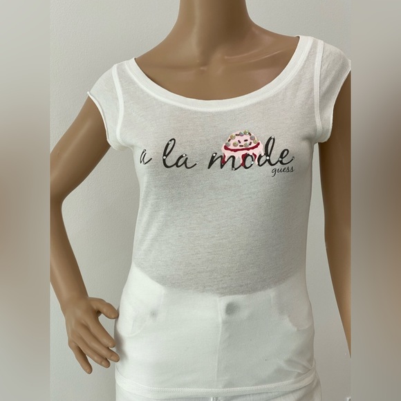 Guess Tops - Adorable “A La Mode” Guess Embellished Top